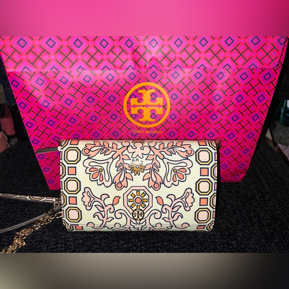 Tory Burch Garden Hicks Chain Wallet